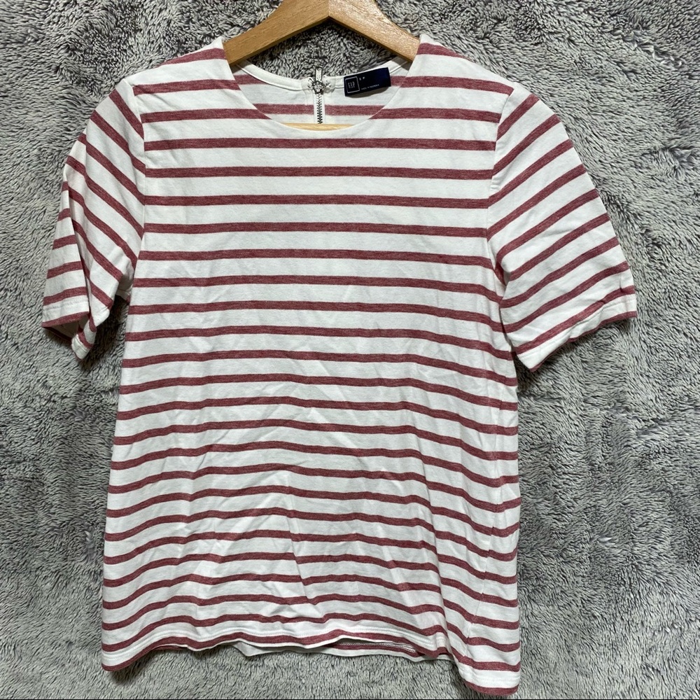 Gap Shorts Sleeve Top